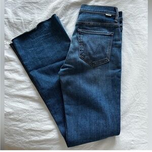 Mother Denim Weekender Fray in a groovy kind of love - Size 26 EUC